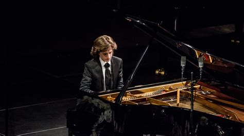 yoav levanon pianist.